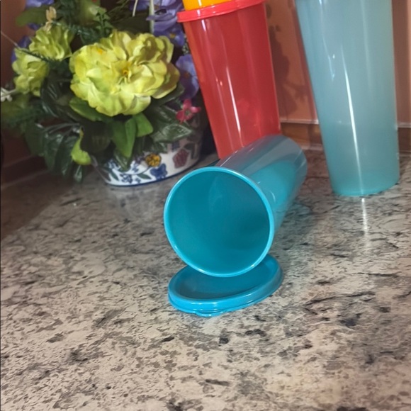 Tupperware  Colorful Tumbler Set 4 - Picture 4 of 4